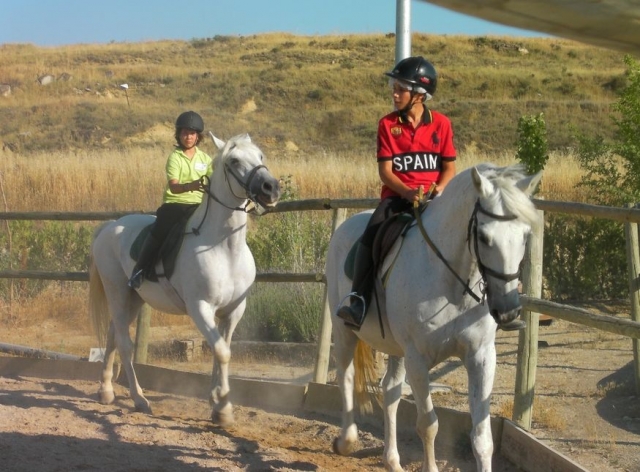 Montando a caballo